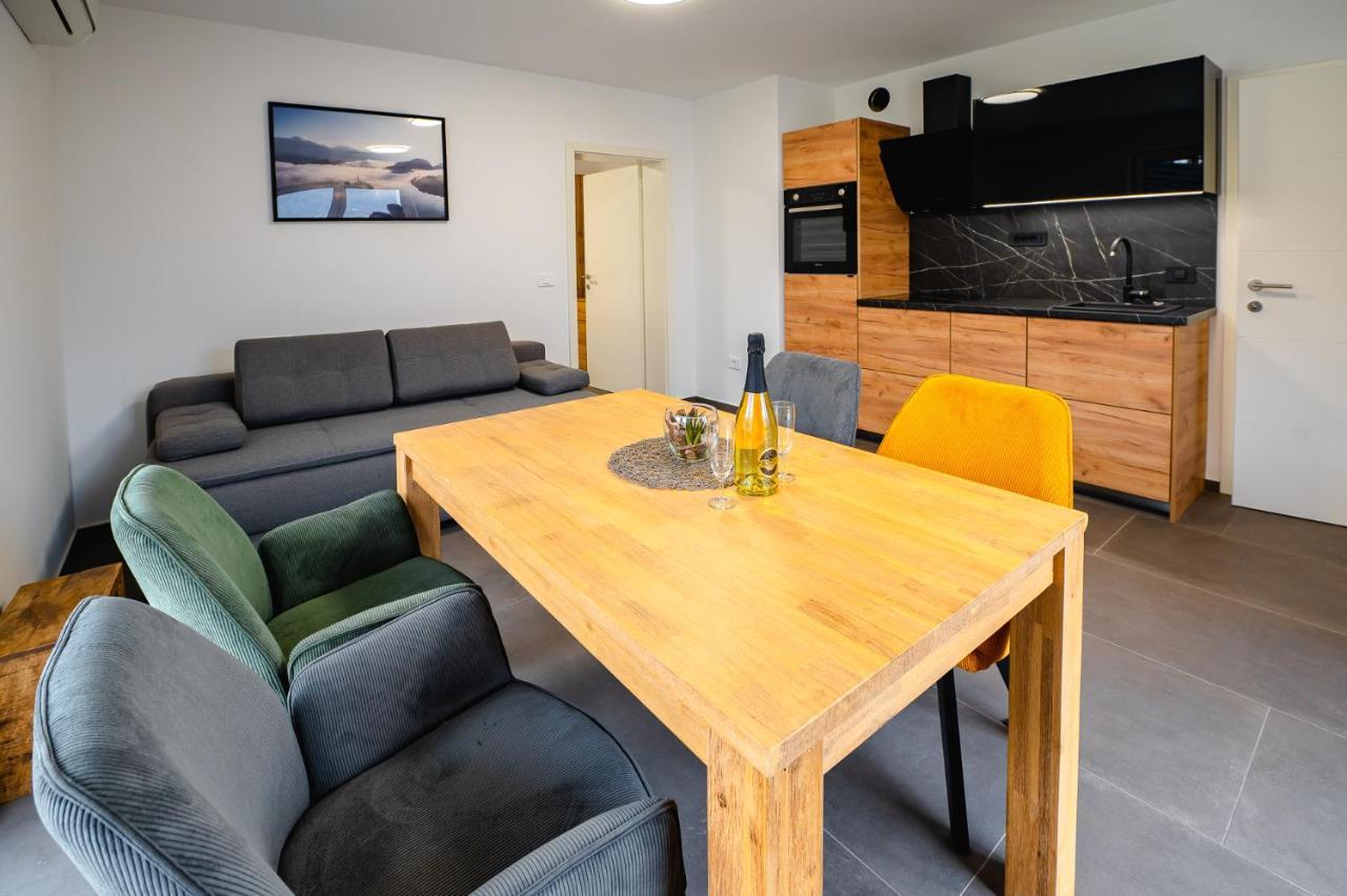 Apartments Luxury Ad Jesenice Kültér fotó