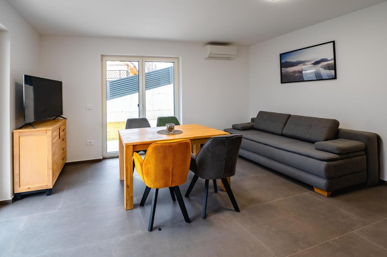 Apartments Luxury Ad Jesenice Kültér fotó